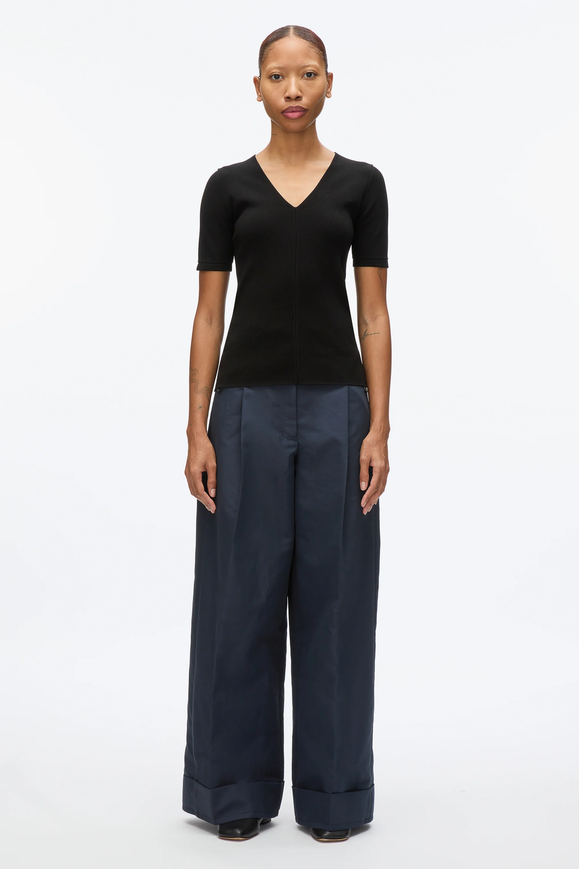 Compact Rib V-Neck Tee - Image 7