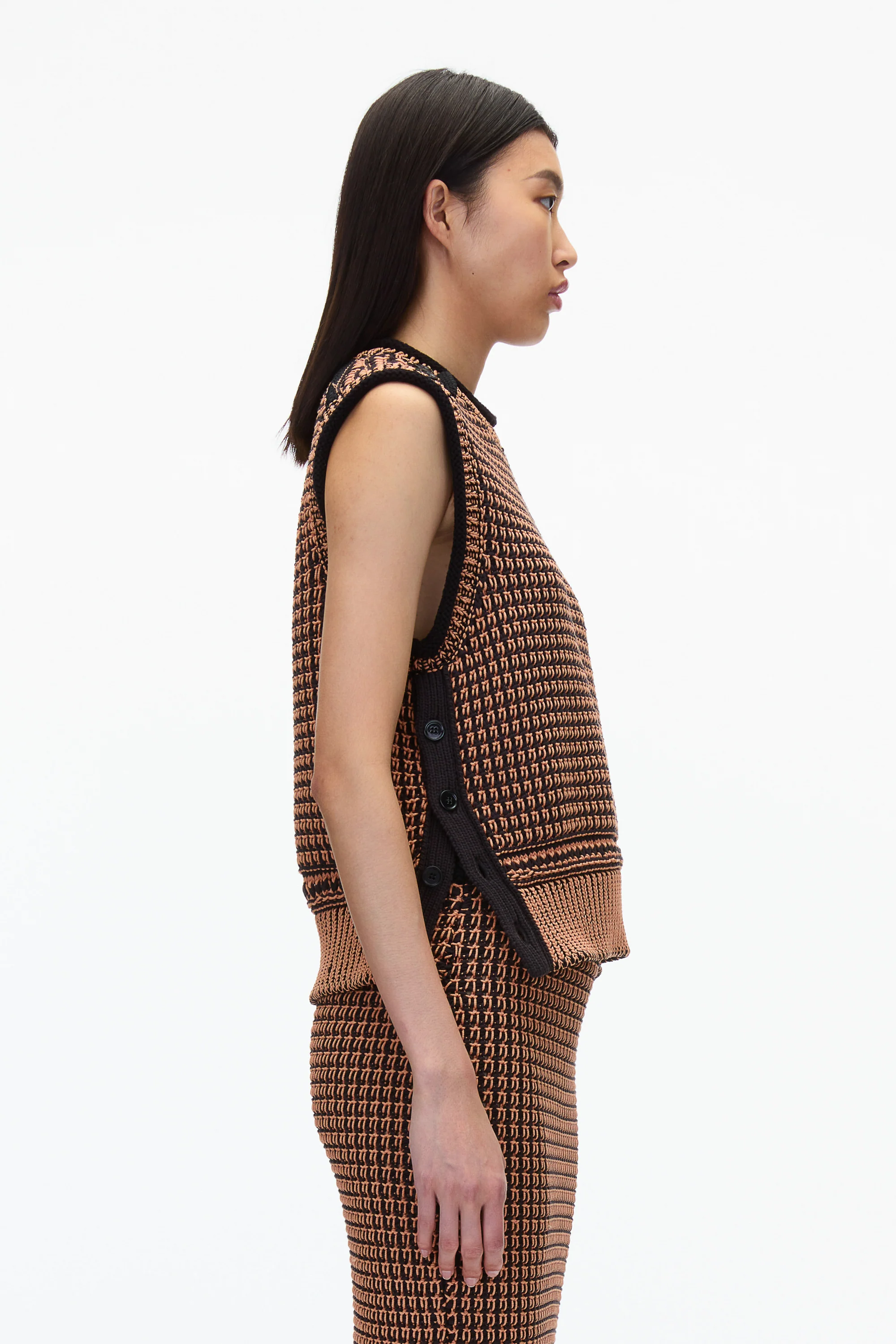 Bi-Color Knit Vest - Image 3